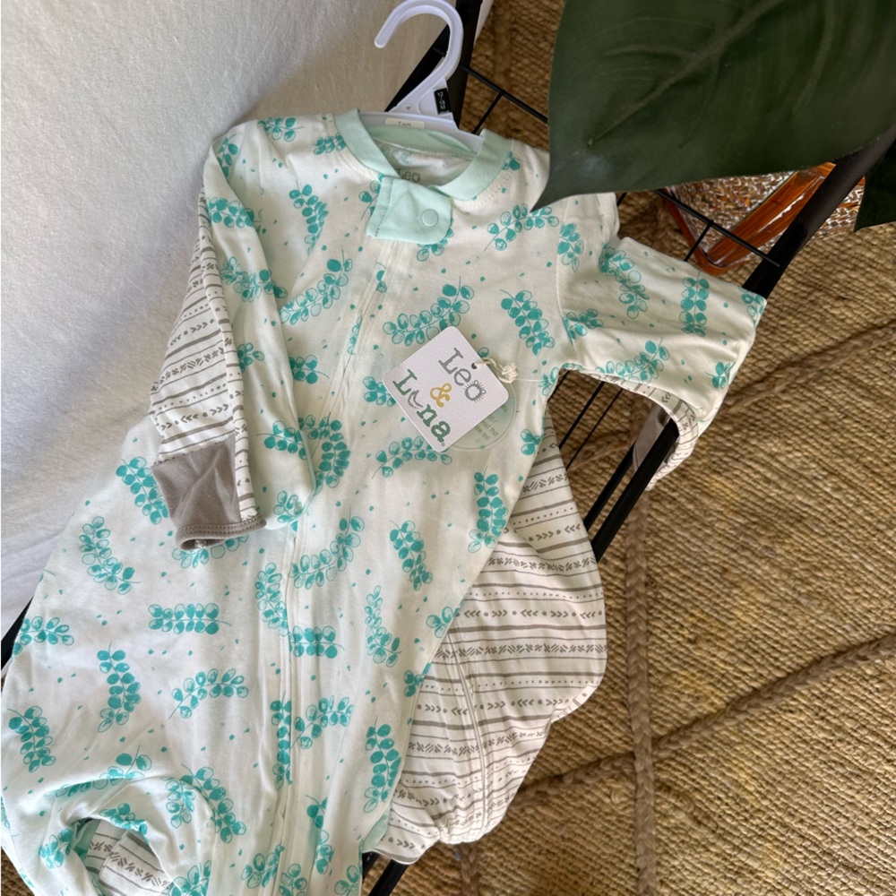 NWT Leo & Luna 2 Pack of Footies 100% Organic Cotton / size 12-18 Months